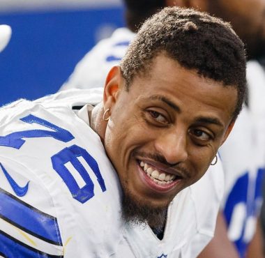 DE Greg Hardy con los Dallas Cowboys en 2015