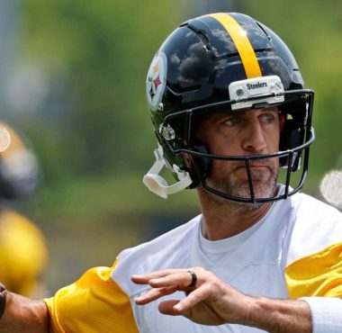 QB Aaron Rodgers, Pittsburgh Steelers