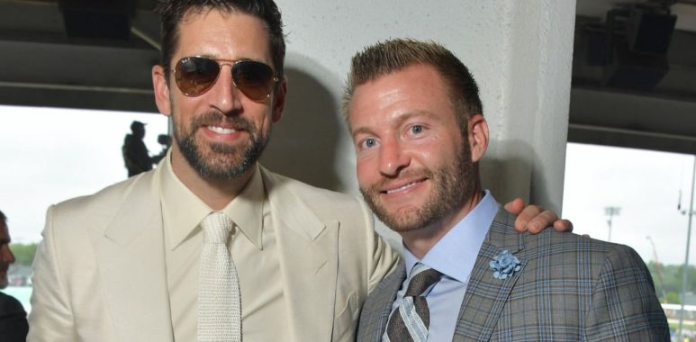 QB Aaron Rodgers, Pittsburgh Steelers; y HC Sean McVay, Los Angeles Rams