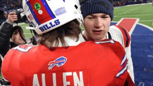 QB Josh Allen y QB Drake Maye
